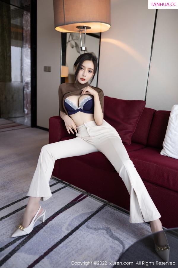王馨瑶  [XiuRen]高清写真图 2022.12.09 No.5978 王馨瑶yanni 时尚美腿第51张图片